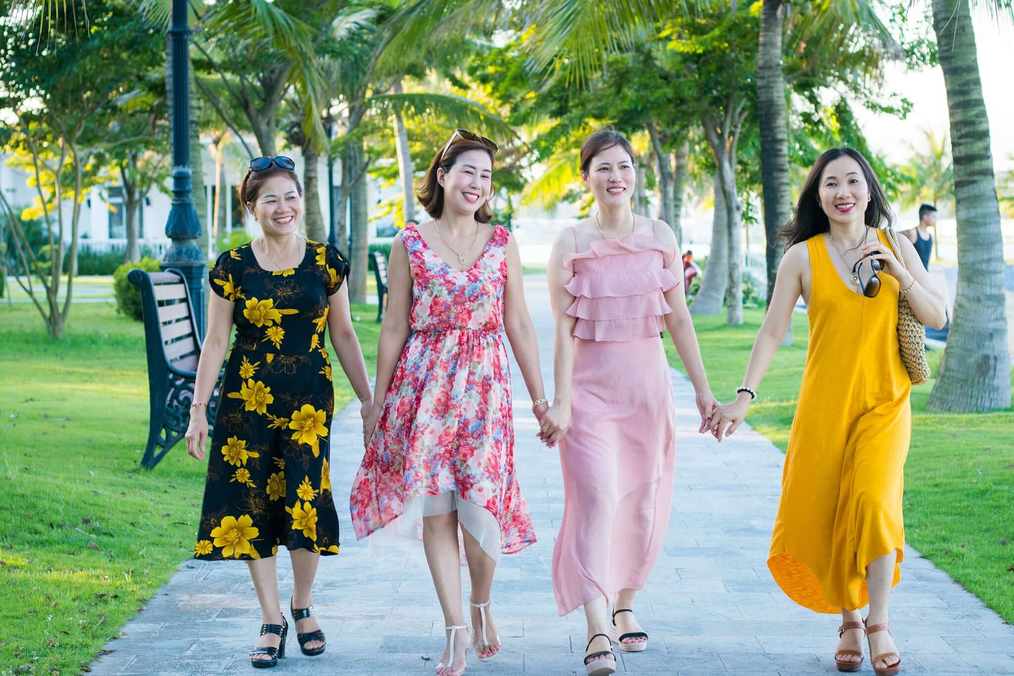 CHỤP ẢNH: TÌNH BẠN DIỆU KỲ TẠI TUẦN CHÂU