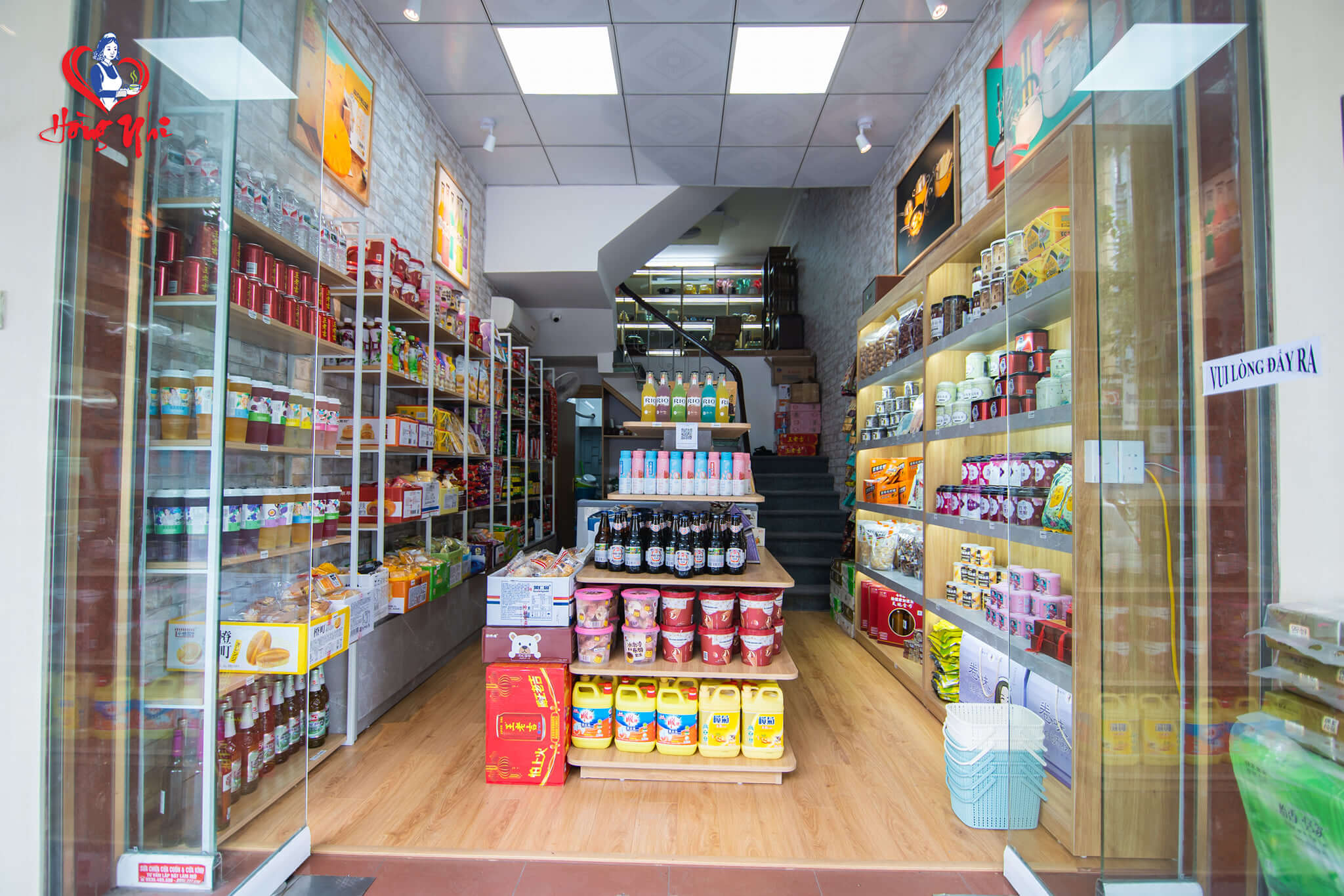 CHỤP ẢNH: CỬA HÀNG HỒNG NHI HẠ LONG