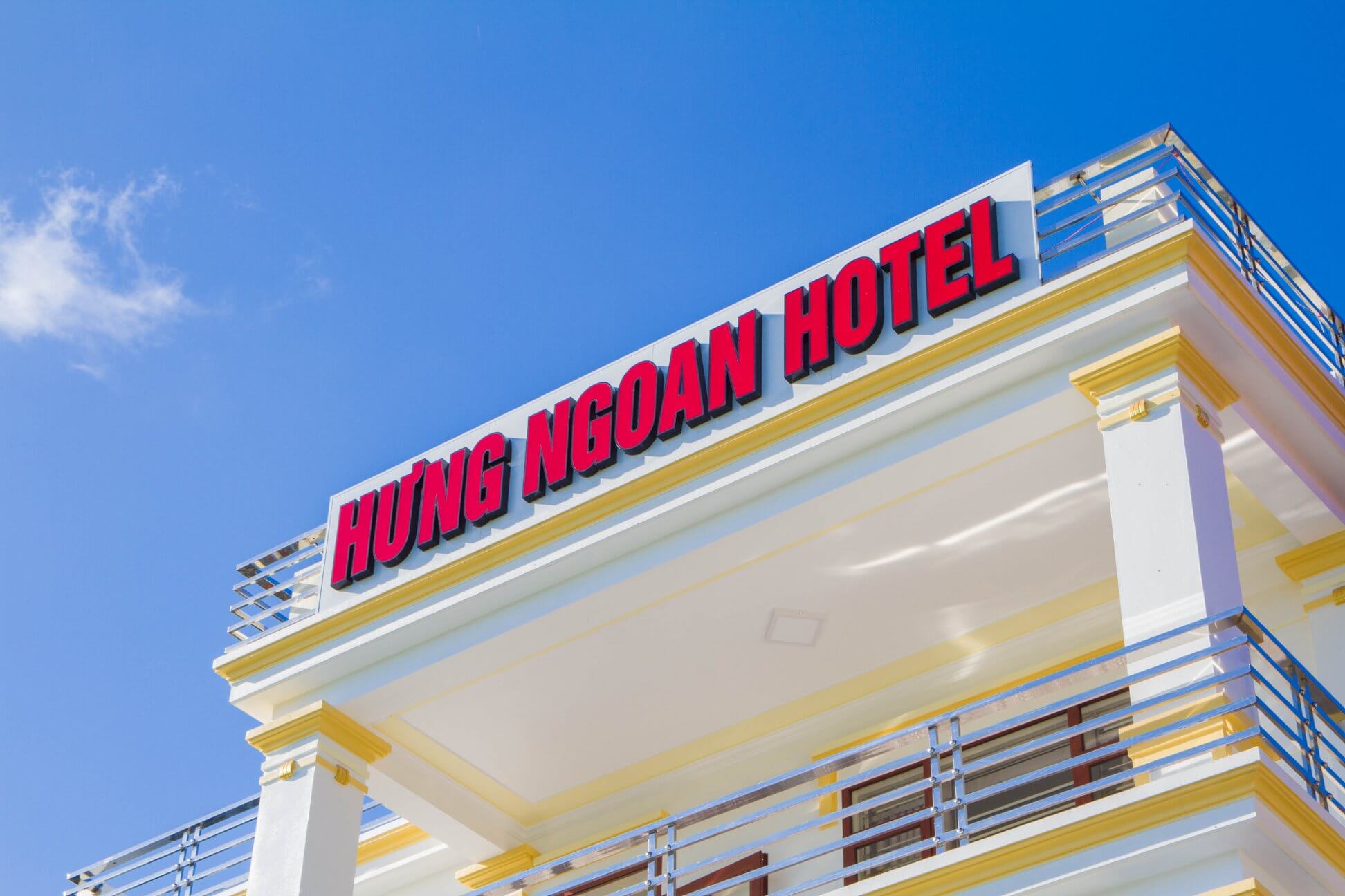 QUAY PHIM CHỤP ẢNH HƯNG NGOAN HOTEL