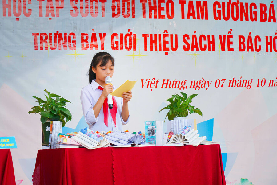Trường THCS Việt Hưng "Lễ Ra Mắt Tủ Sách Thân Thiện - Tuần Lễ Học Tập Suốt Đời"